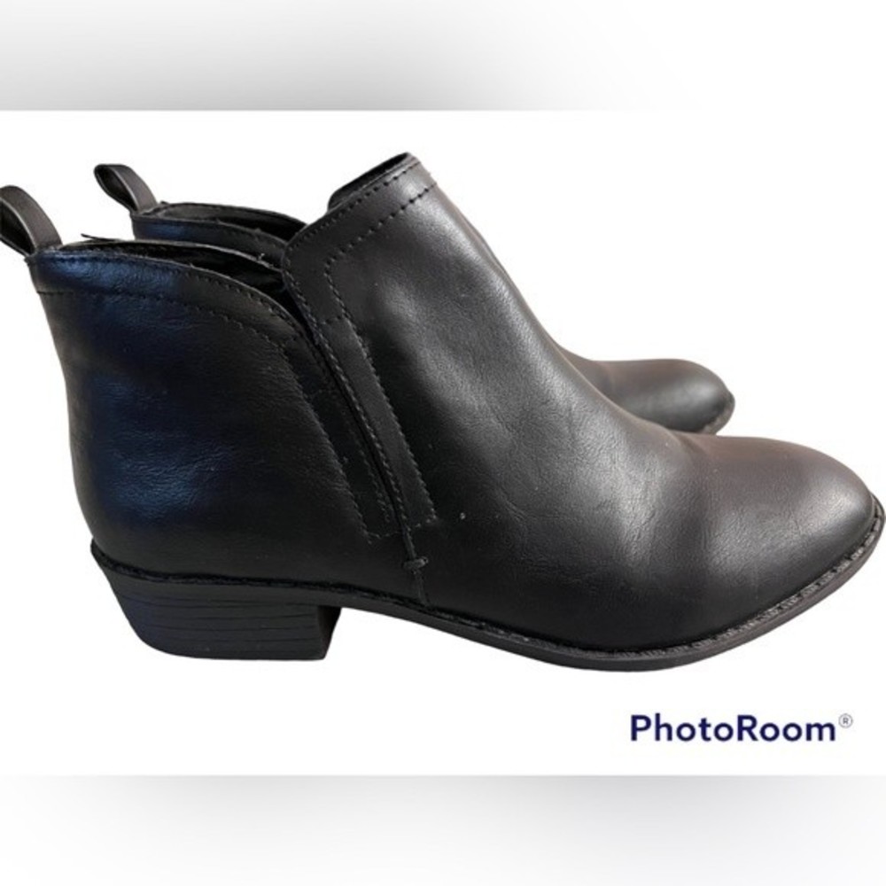 American Rag AR Cadee Women’s Black Ankle Boots.  Size 7.5